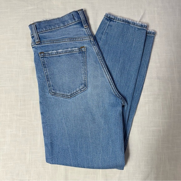 High Rise Mom Jean 25/0R - Picture 2 of 12